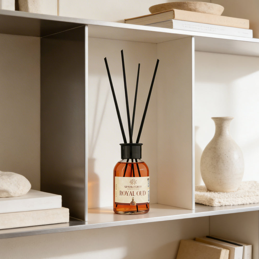 Sparkforty Royal Oud Reed Diffuser Home Fragrance, Luxury Glass Bottle 110ml Scent, Warm Spicy Amber & Patchouli Long-Lasting Home Decor Gift